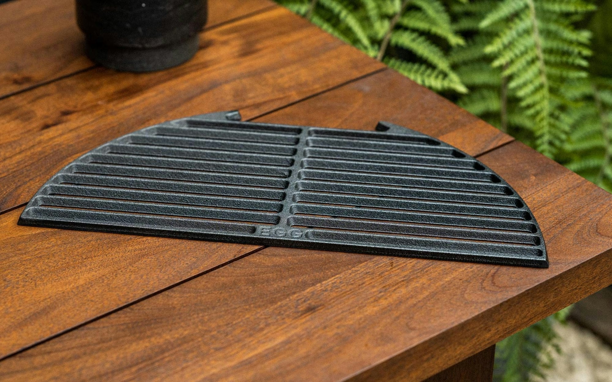 Big Green Egg Half-Moon Cast Iron Grid for EGGspander System